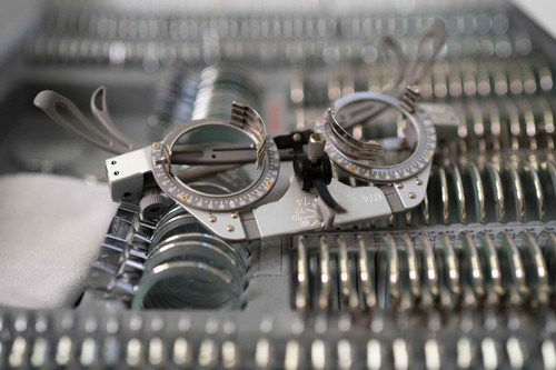 Control Spectacle Lenses In North York.jpg