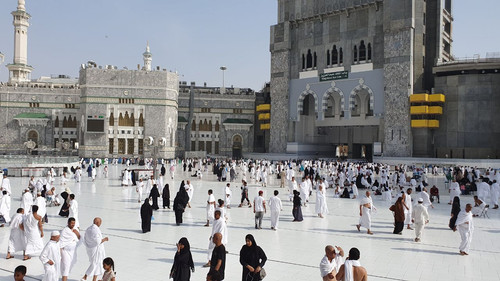 Umrah Package  with Saudi Airline  Clock Tower & Kaaba View  Al Quran Travels..jpg