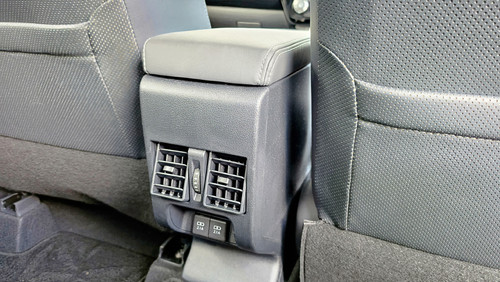 Toyota Vios 2026 Rear Aircons And USB Ports.jpg