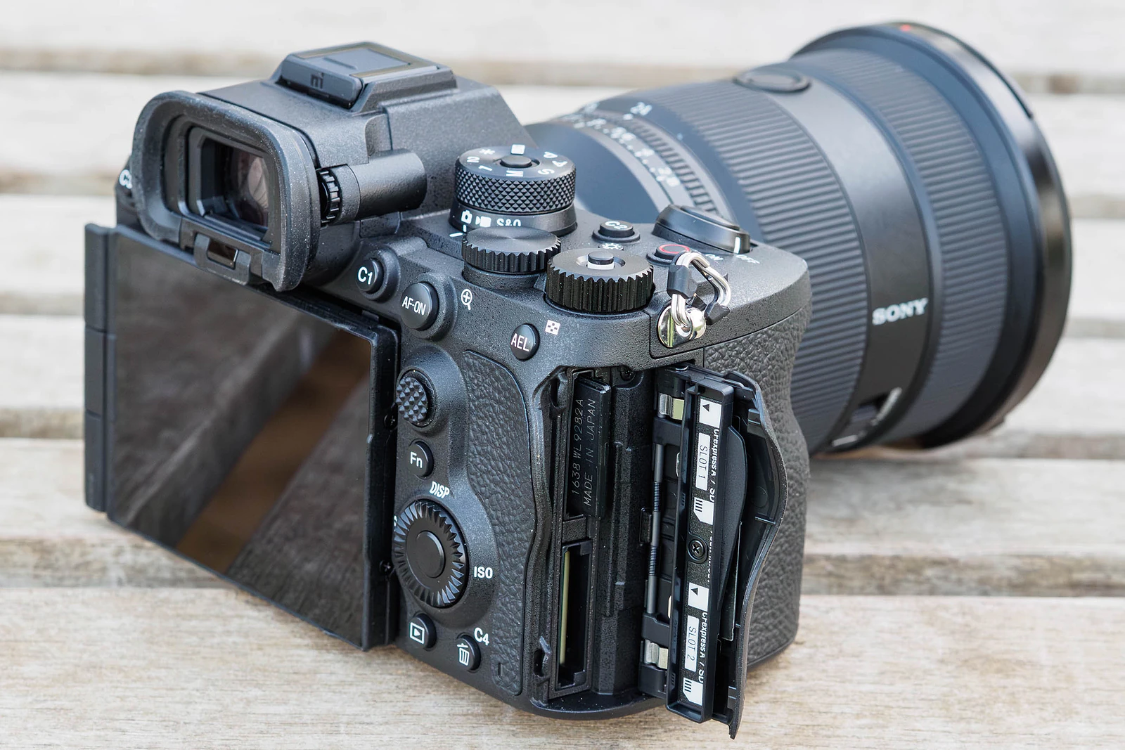 Sony Alpha A7R VI card slots.