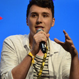 na Daniel Howell Vidcon 2019 DSC0341 (cropped)