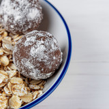 Bolinhas de Aveia, Amendoim e Cacau