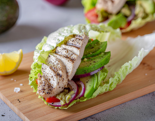 Wrap de Alface com Frango e Abacate.jpg