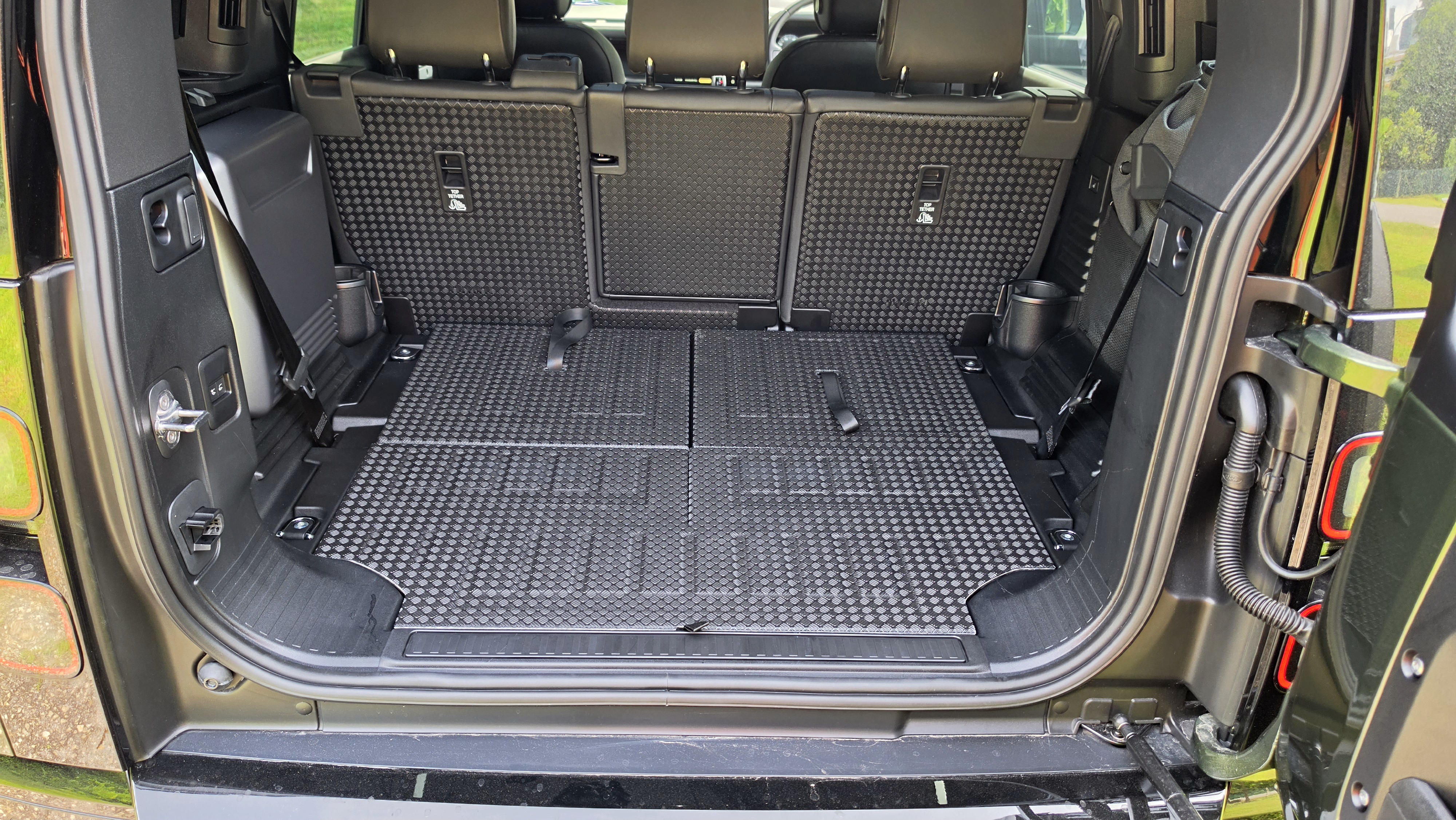 Defender 110 boot cargo space