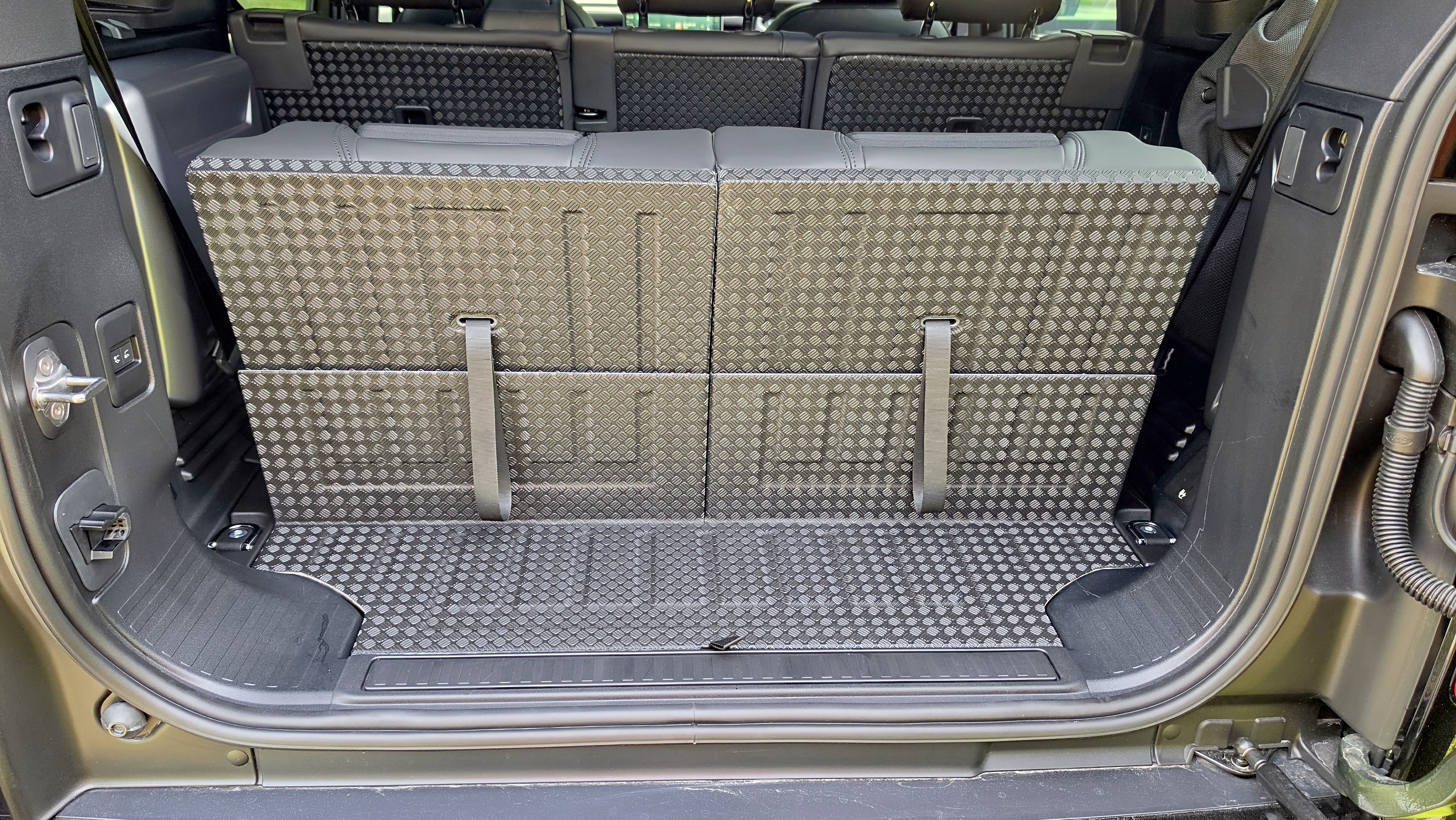 Defender 110 boot door opening sideways