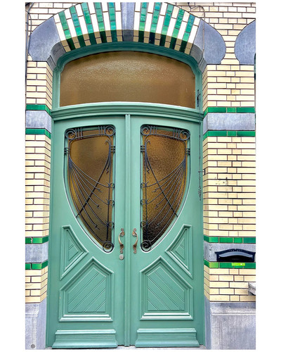 beautiful doors in ghent belgium v0 2vedzcumd77e1 bordered.jpg