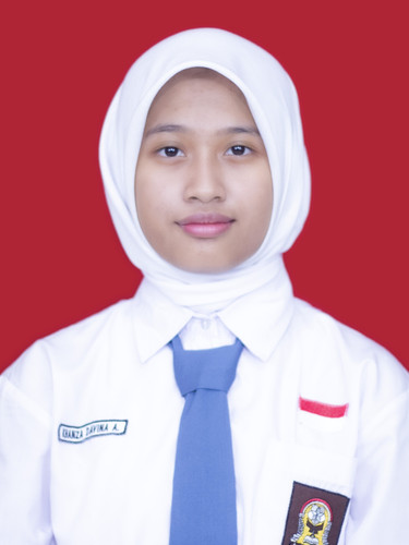 KHANZA DAVINA AZZAHRA XI.C.jpg