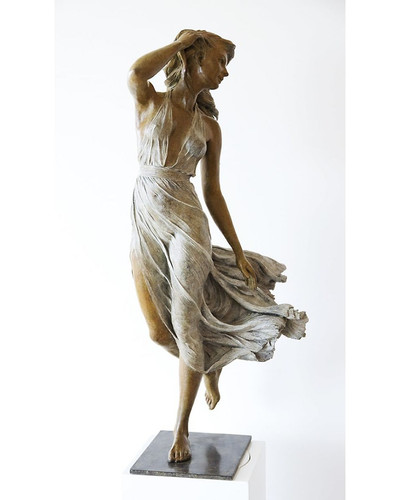 realistic female sculptures luo li rong 17 59c8a3f0deb7e 700 bordered.jpg