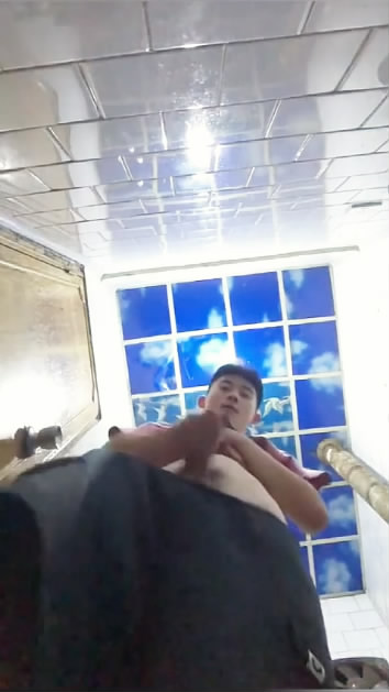 KP77帅气薄肌痞男玩屌大喷发[00 13 17][20240118 211538 9].jpg