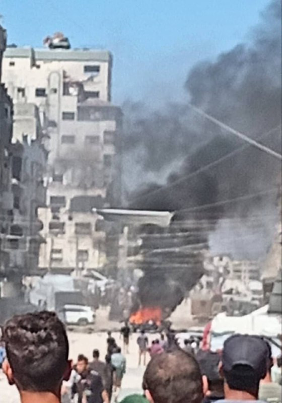 غارة من طيران الاحتلال المسير تستهدف مركبة غرب مدينة غزة...