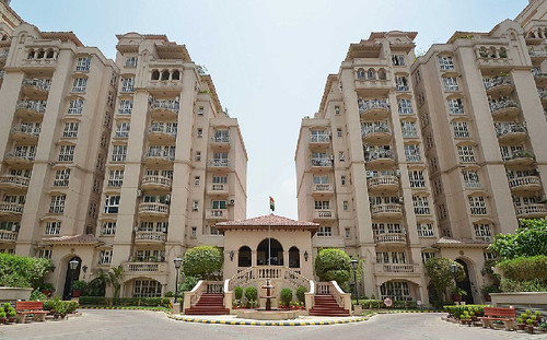 DLF Aralias in Gurgaon on Sale – Experience Elite Luxury Living.jpg