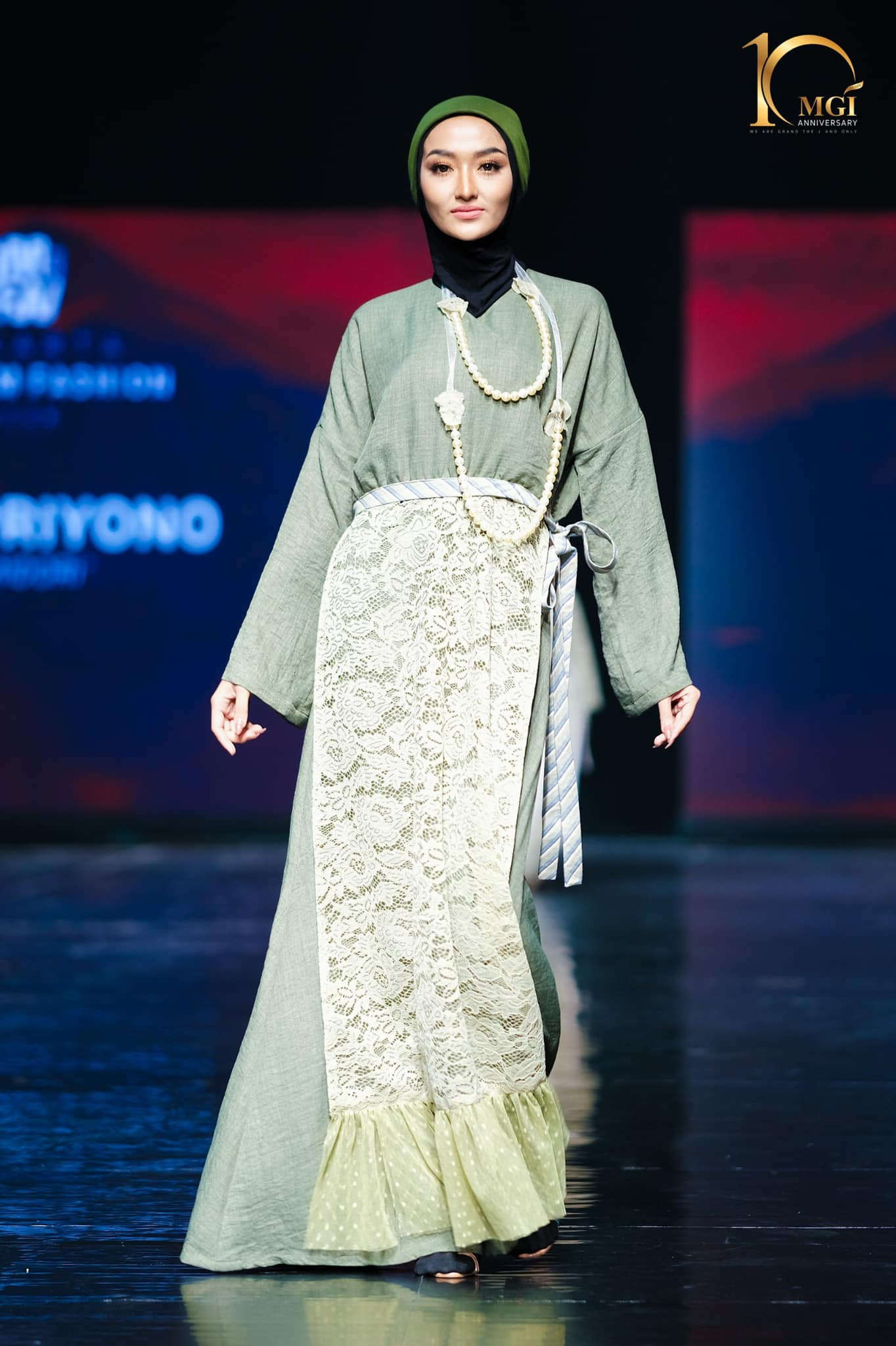 candidatas a miss grand international 2022 durante muslim fashion week. - Página 4 DH6JYQ