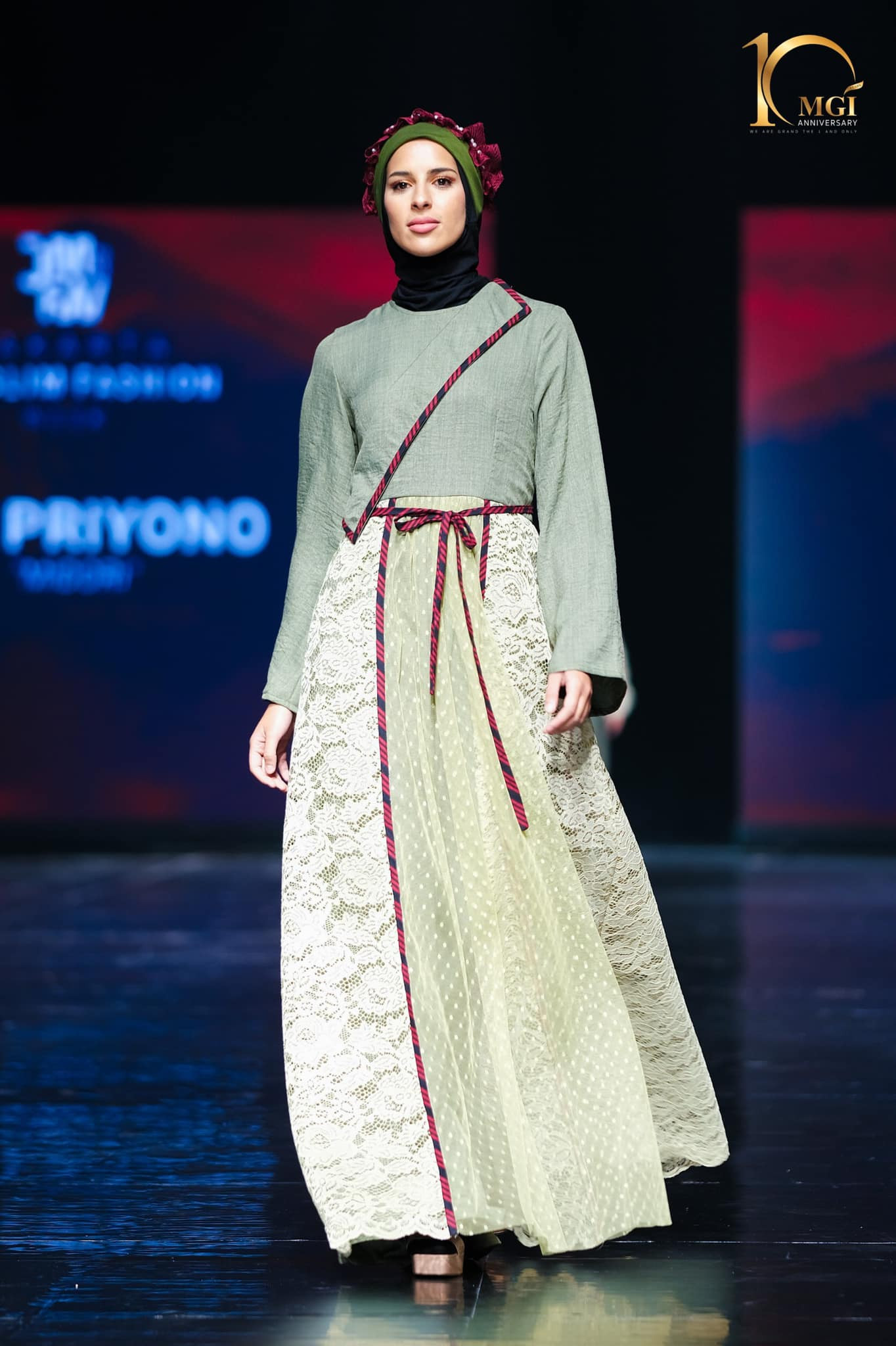 candidatas a miss grand international 2022 durante muslim fashion week. - Página 4 DH6zaR
