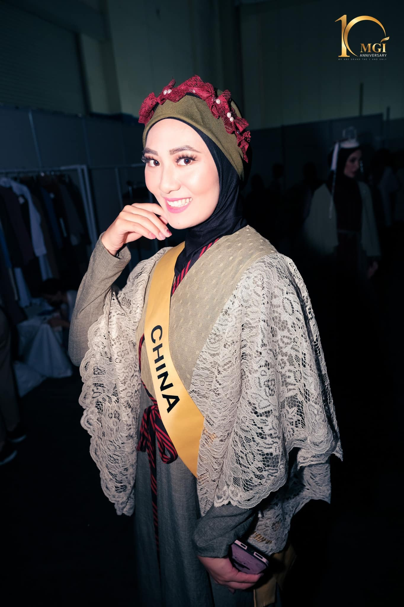 candidatas a miss grand international 2022 durante muslim fashion week. - Página 2 DH81aI