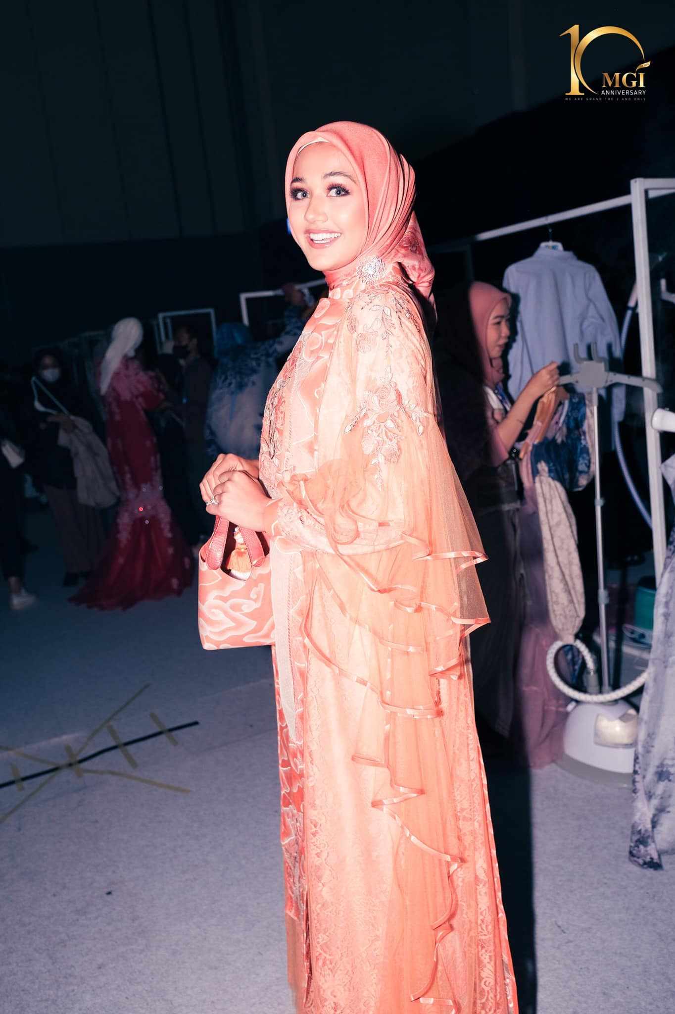 candidatas a miss grand international 2022 durante muslim fashion week. - Página 3 DH8LFV