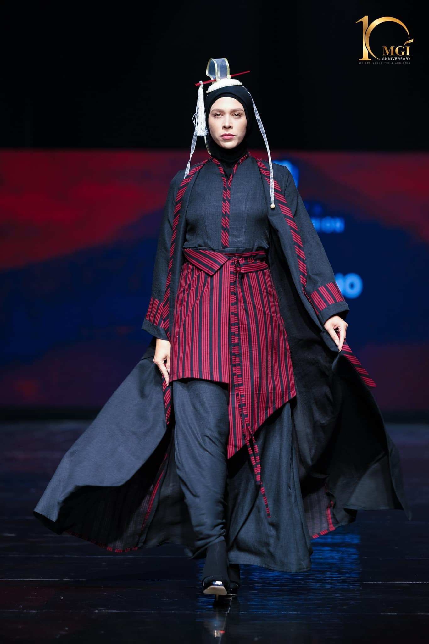 candidatas a miss grand international 2022 durante muslim fashion week. - Página 3 DHUEIn