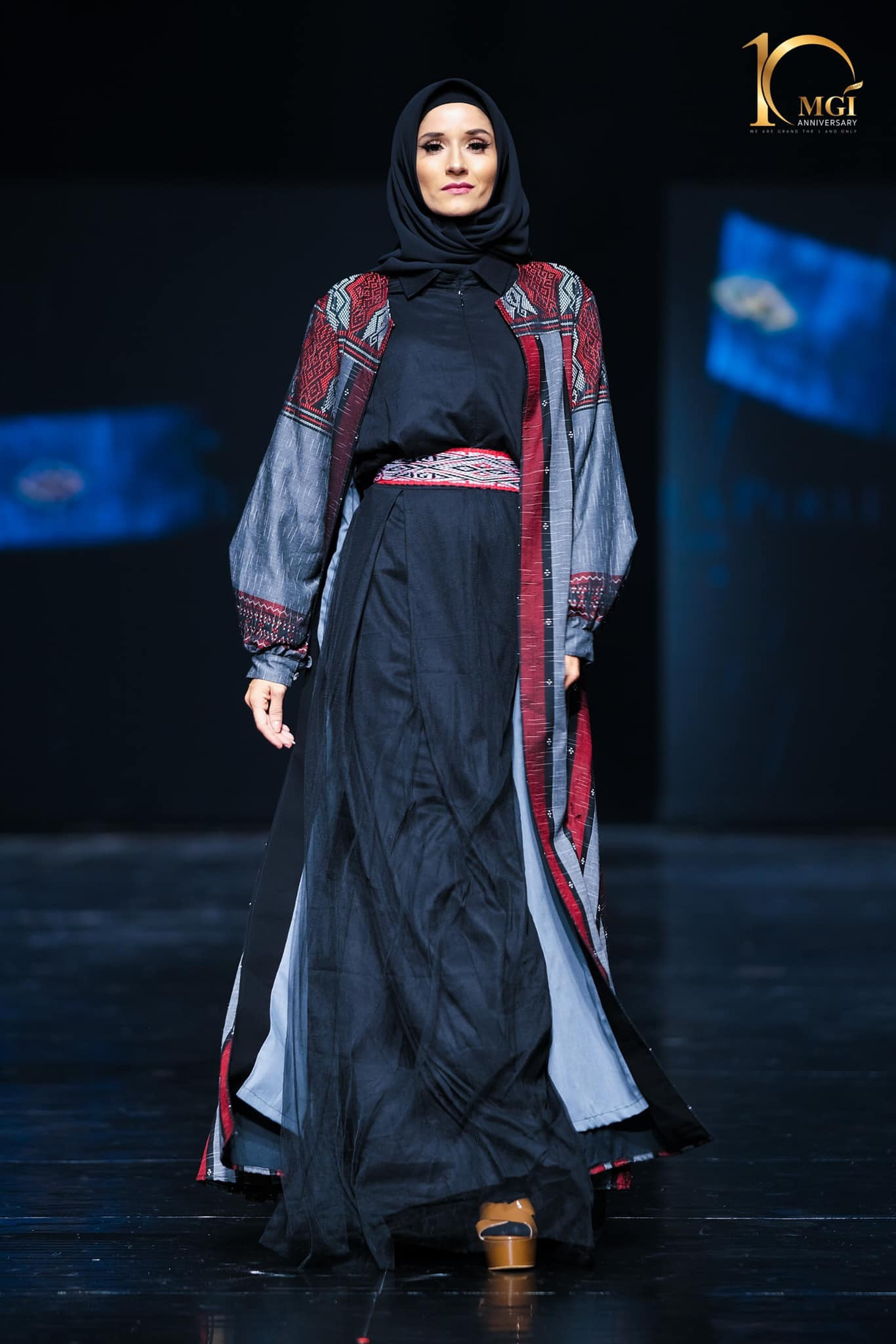 candidatas a miss grand international 2022 durante muslim fashion week. - Página 7 DHZVAx