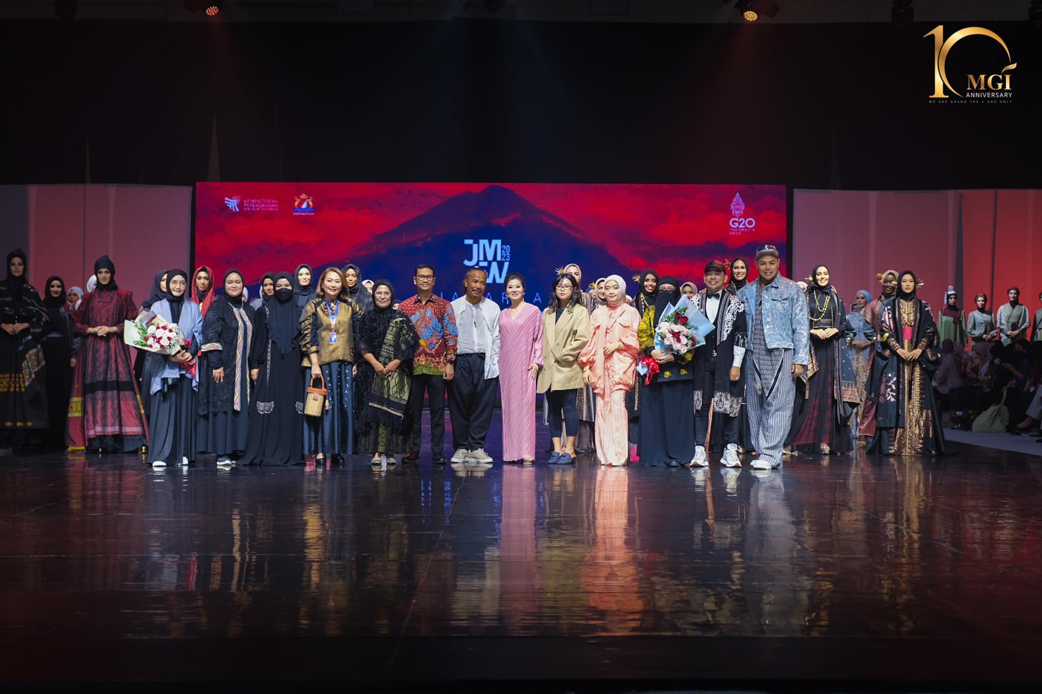candidatas a miss grand international 2022 durante muslim fashion week. - Página 3 DHgPMG