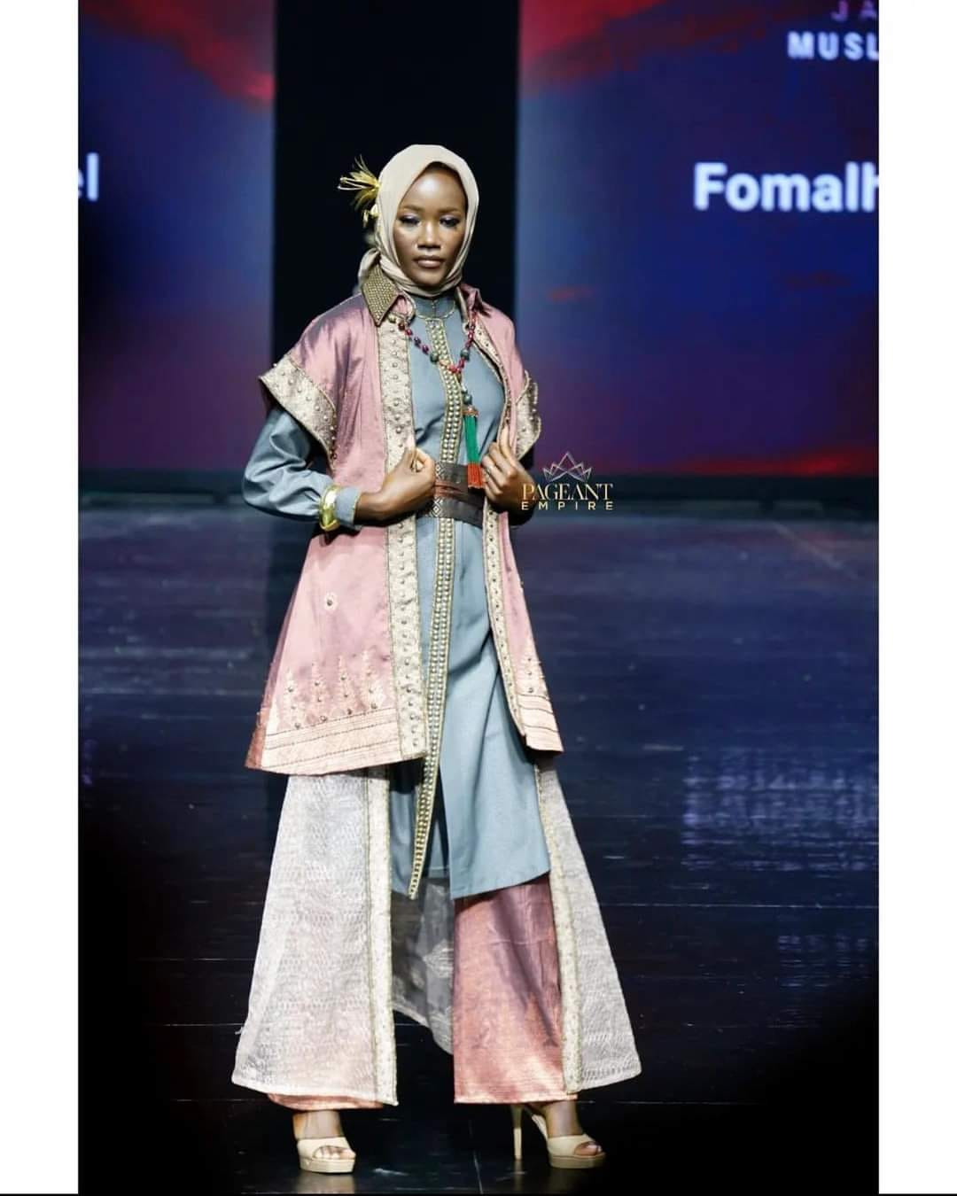candidatas a miss grand international 2022 durante muslim fashion week. - Página 3 DHgmN9