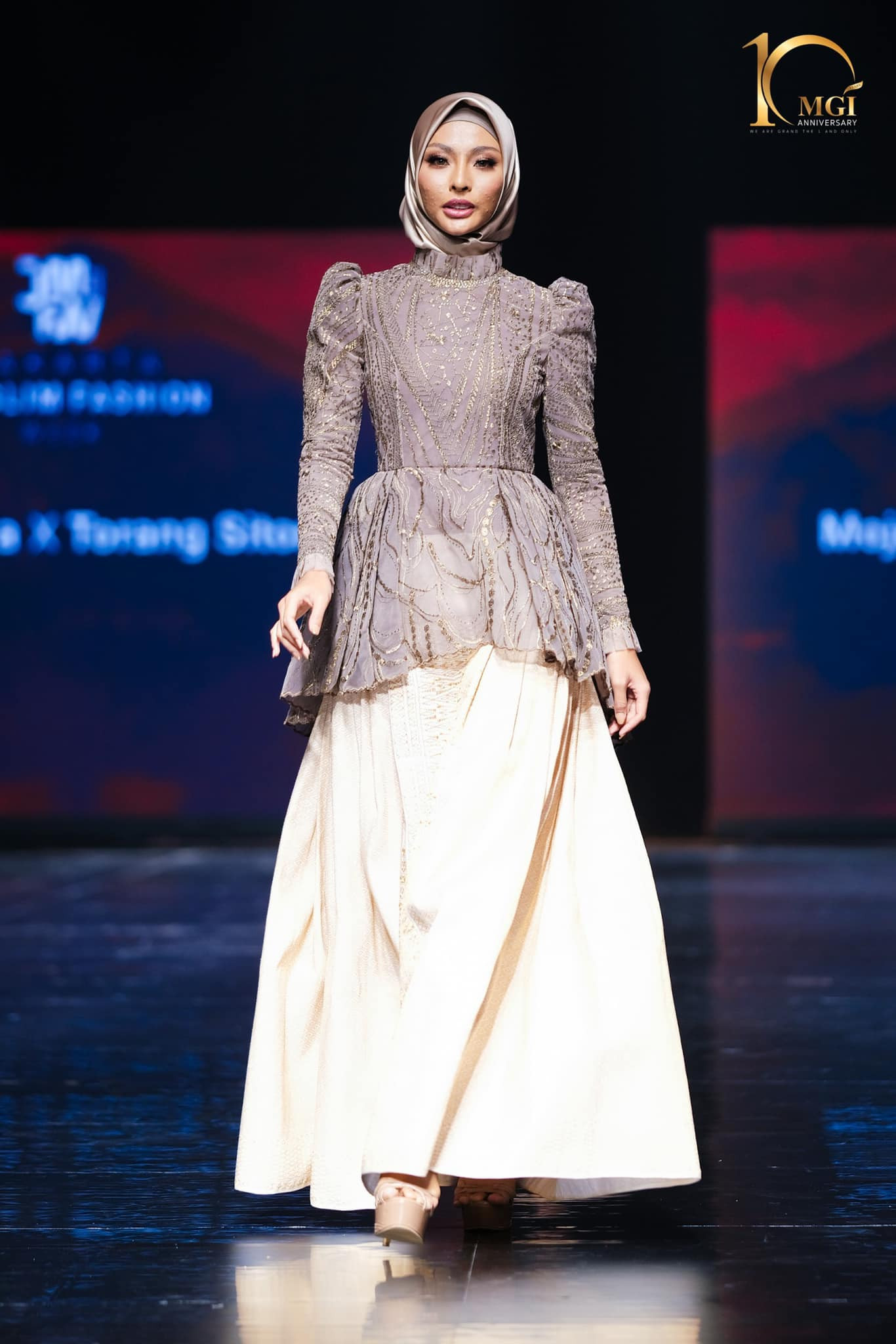 candidatas a miss grand international 2022 durante muslim fashion week. - Página 5 DHiepV