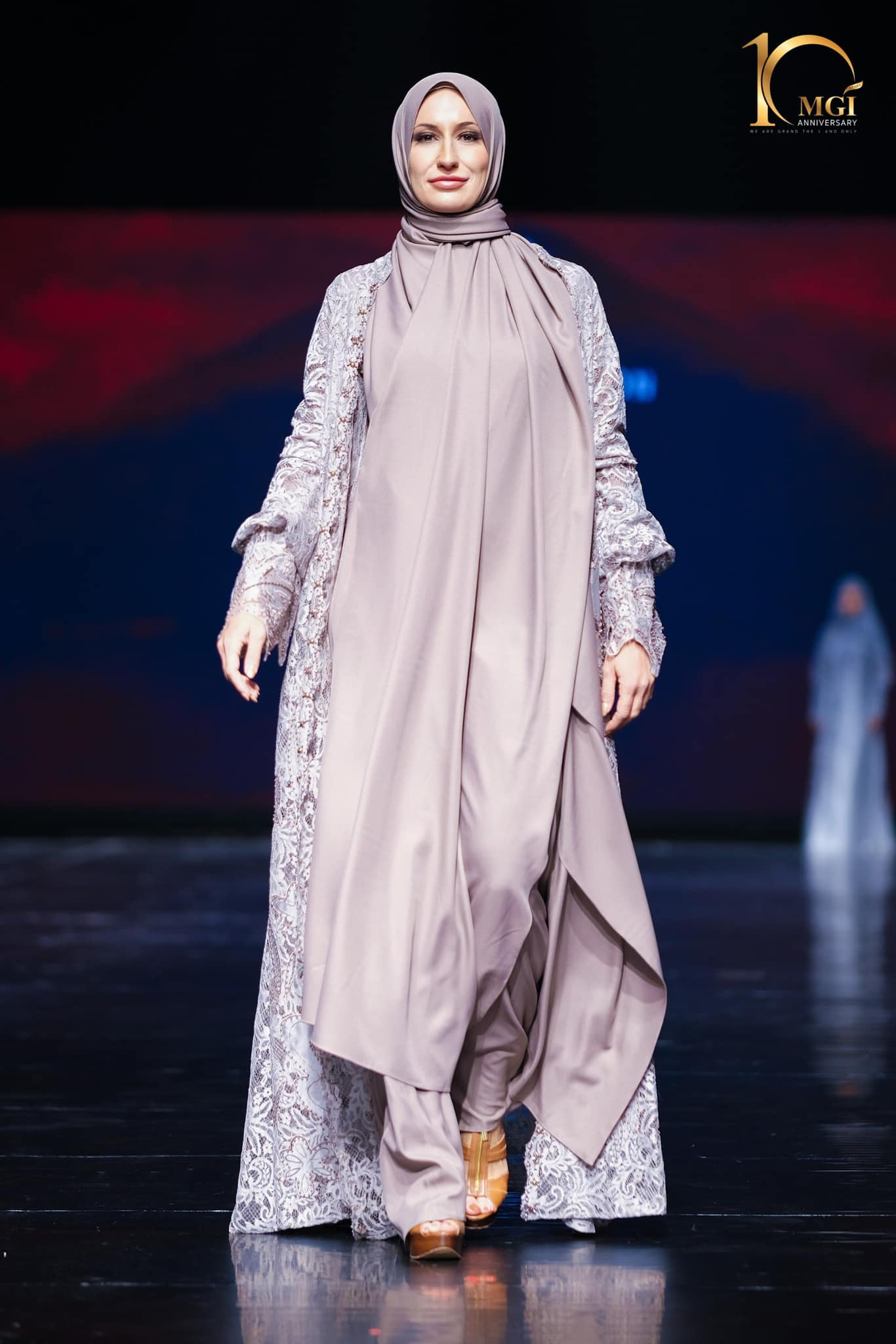 candidatas a miss grand international 2022 durante muslim fashion week. - Página 4 DHrpJp