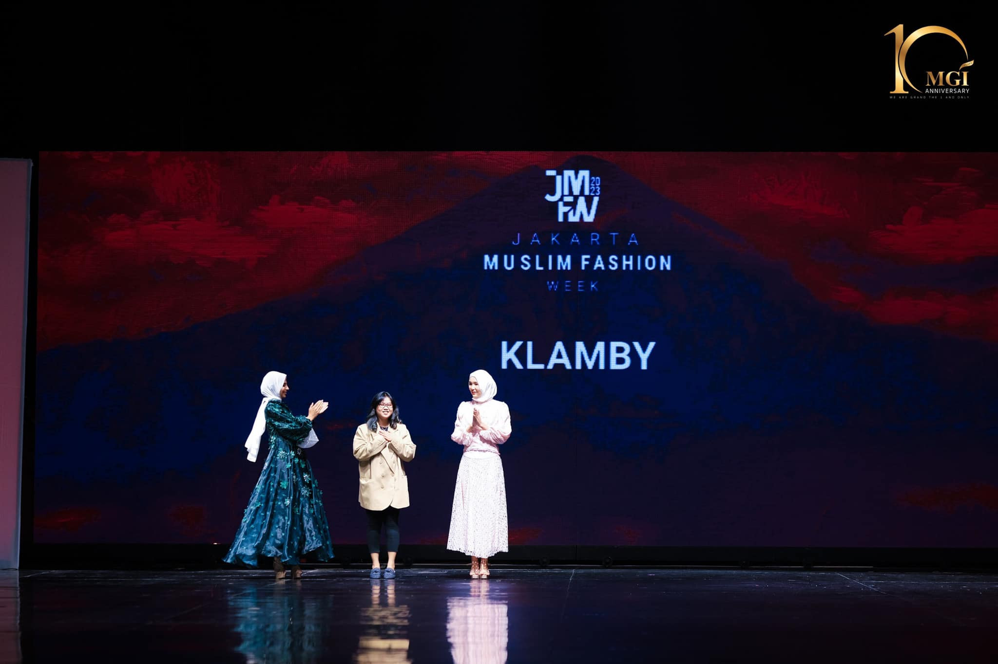 candidatas a miss grand international 2022 durante muslim fashion week. - Página 6 DHsjnt