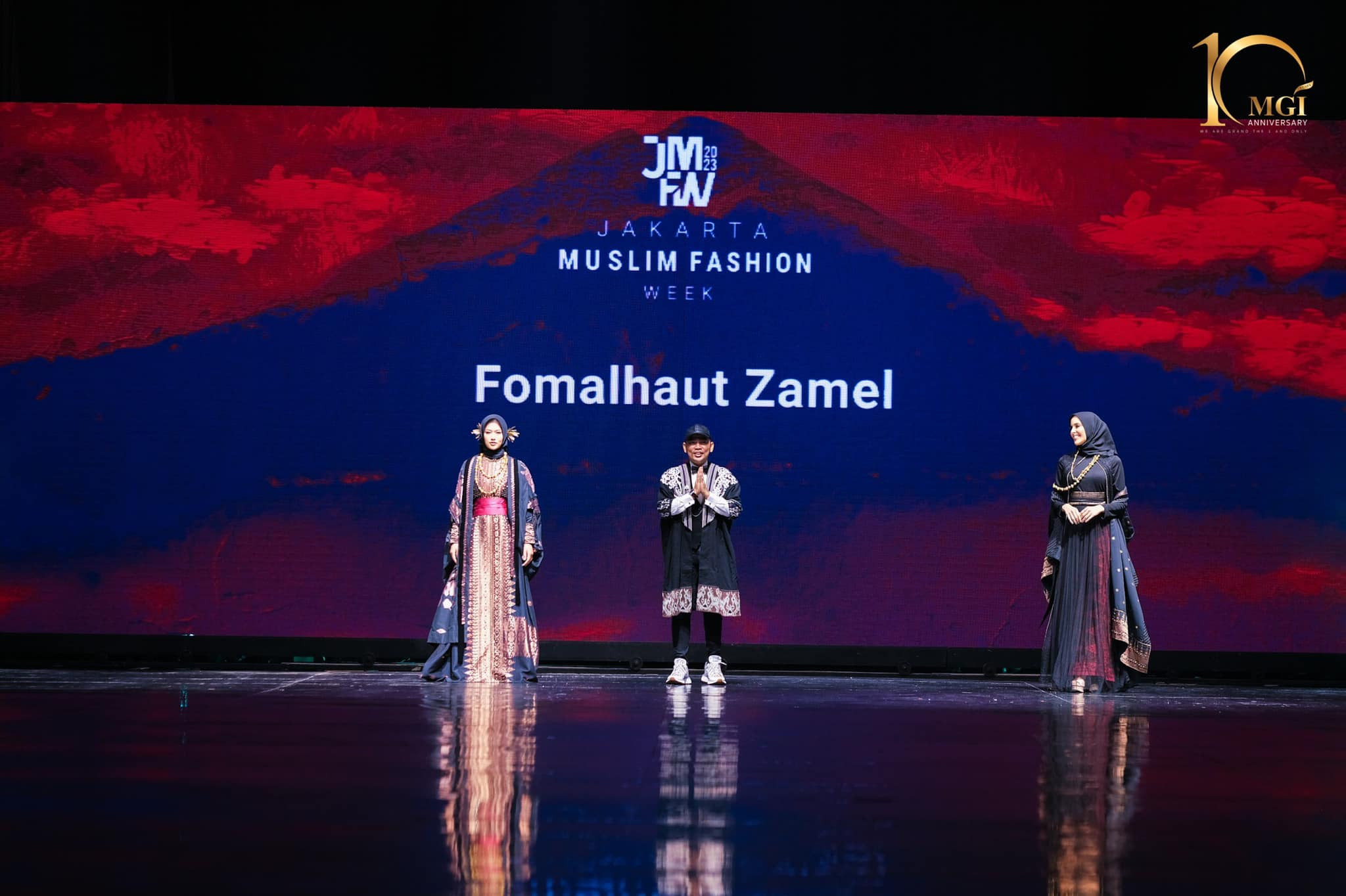 candidatas a miss grand international 2022 durante muslim fashion week. - Página 7 DHtHVS
