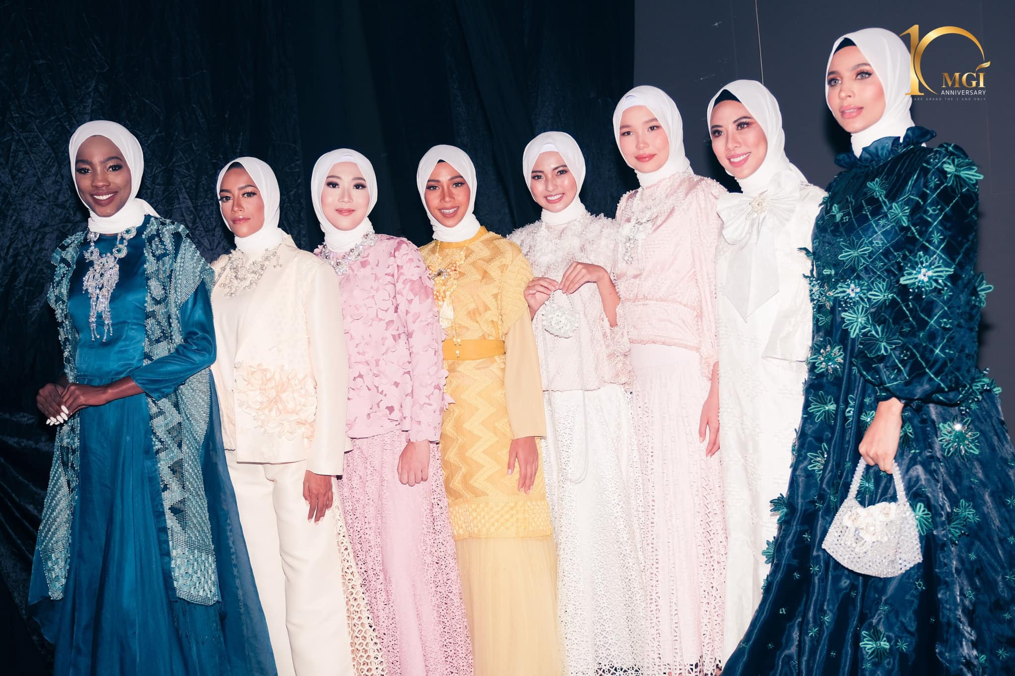 candidatas a miss grand international 2022 durante muslim fashion week. DHwLF9