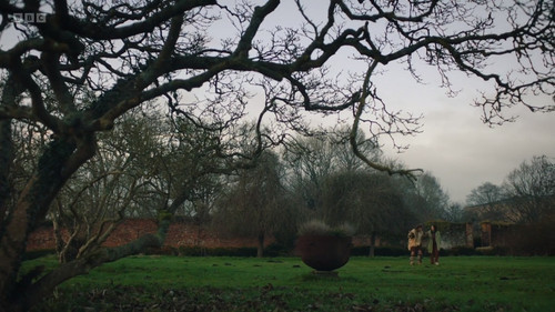 Ghosts UK s4e2 Speakasyechoose (359).jpg