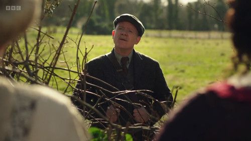 GhostsUK S4E5 PoachedGuests (164).jpg