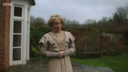 Ghosts S3E3 TheWoodwormMen (596)