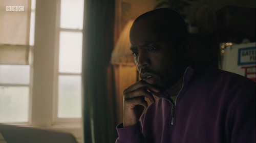 ghostsUK305somethingtoshare (103)