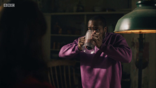 ghostsUK305somethingtoshare (337)