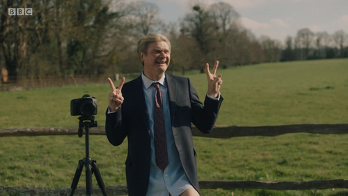 Ghosts UK s3e6 PartoftheFamily (250)