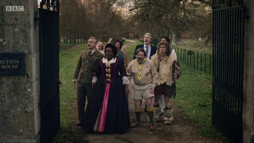 Ghosts UK s3e6 PartoftheFamily (635)