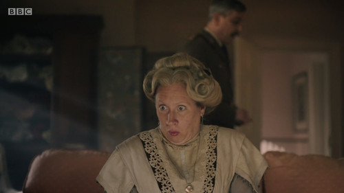 Ghosts UK s3e6 PartoftheFamily (477)