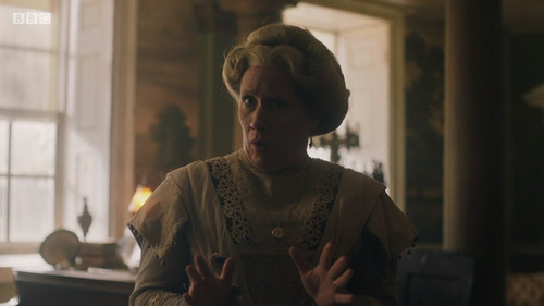 Ghosts UK s3e6 PartoftheFamily (552)