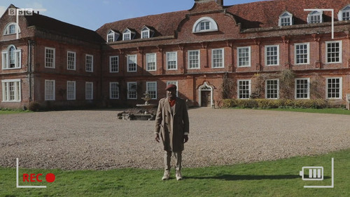 Ghosts UK s3e6 PartoftheFamily (222).jpg