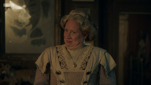 Ghosts UK s3e6 PartoftheFamily (718)