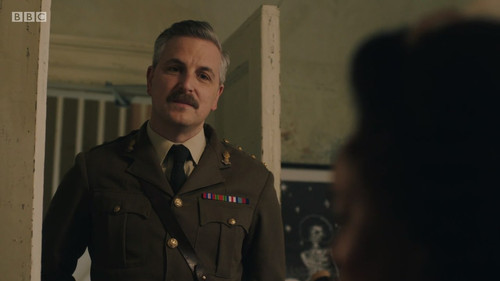 Ghosts UK s3e6 PartoftheFamily (329)