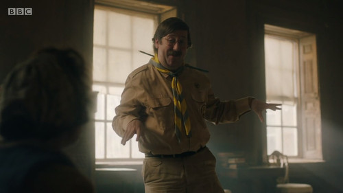 Ghosts UK s3e6 PartoftheFamily (123)