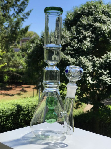 Glass Bongs Wholesale.jpg