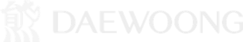 Daewoong logoo white.png