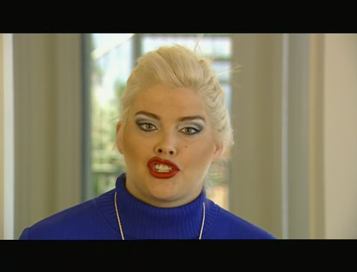 cap The Anna Nicole Show S01E02 The Introduction of Bobby Trendy 00 00 08 01.jpg