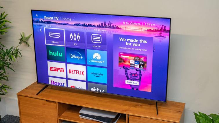 Roku Streaming Stick 4K com fitas de natal
