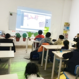 团队成员为华文小学进行线上中医药科普