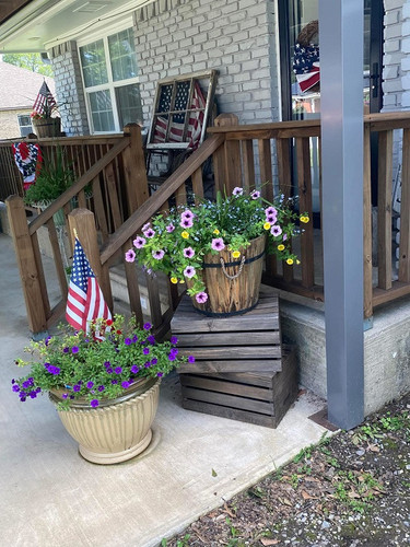Mon porch decore 4th of July (1).jpg