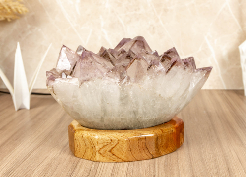 Amethyst Geode Lamp.png