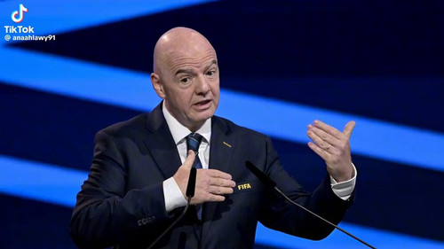 WAigCL2JtO ey ox.jpg