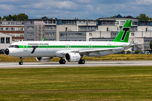 686e83b6688c5231b06a7a8a Transavia A321N PH YHD Retro Livery July 9 2025 (2).jpg